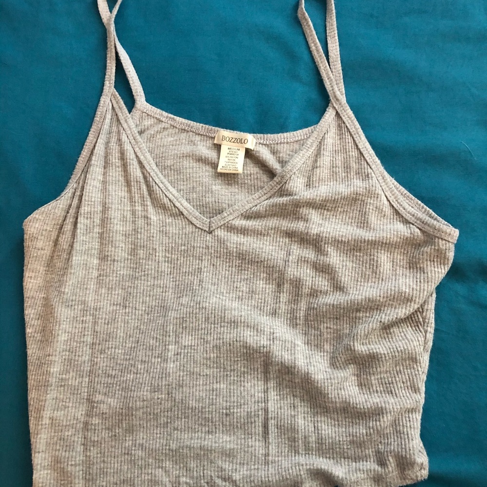 grey tank top